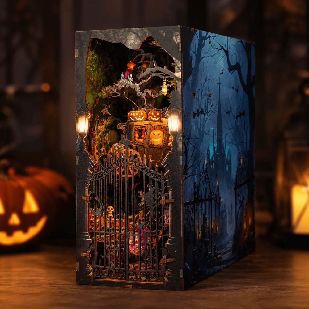 horror book nook