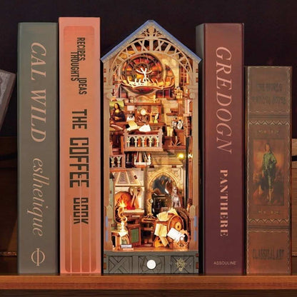 Book Nook Leonardo Da Vinci