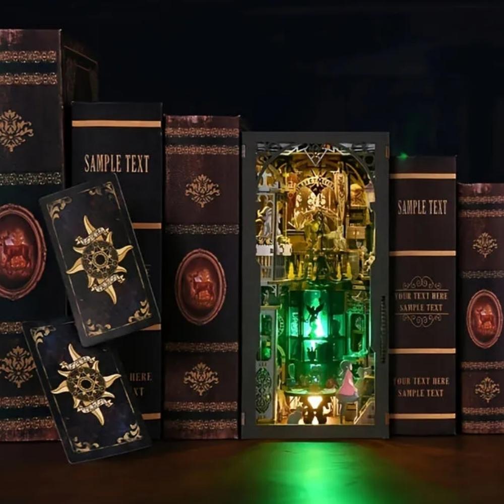 Book nook : Tarot Divination