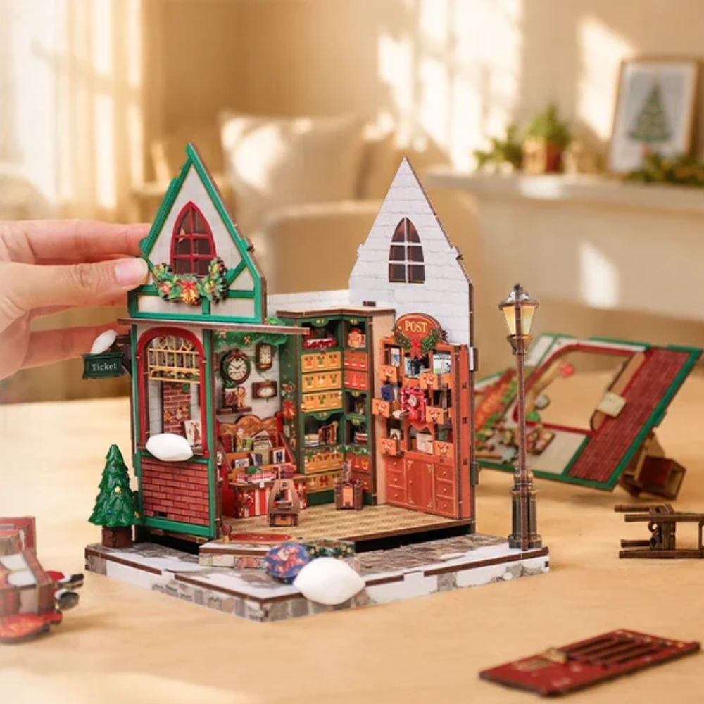 Miniature House Christmas : The Post Office