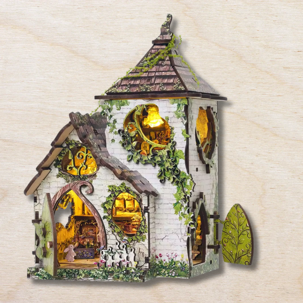 Miniature House : Woodland Haven