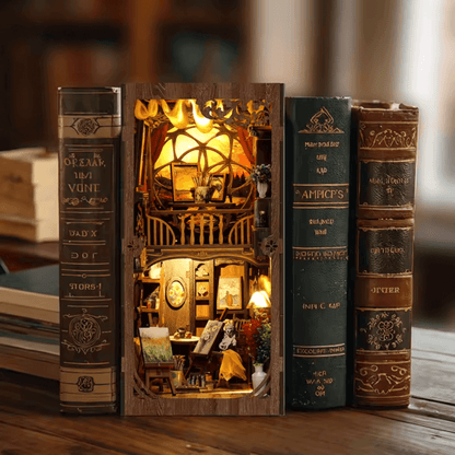 Van Gogh's Studio Book Nook