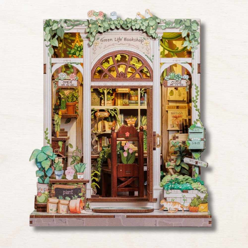 Miniature house green life bookshop
