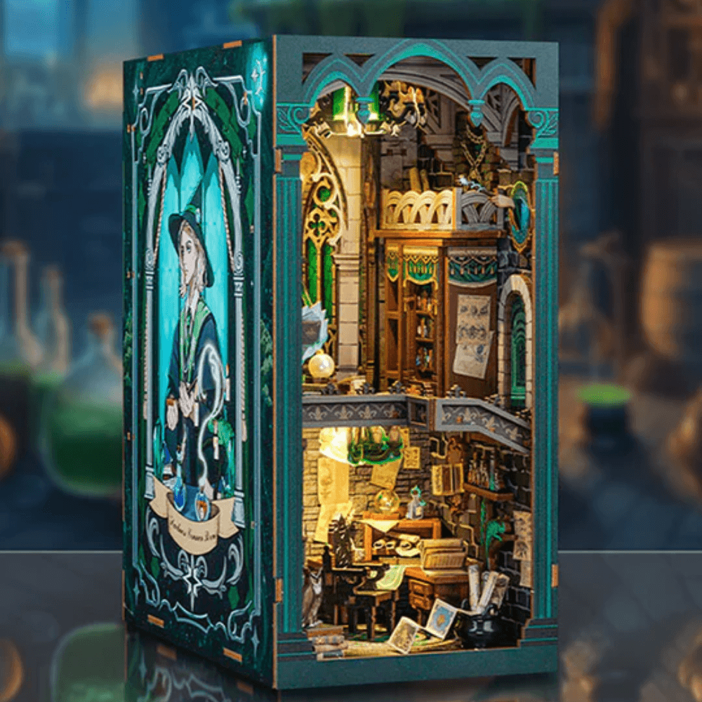 dark academia book nook like serpentard